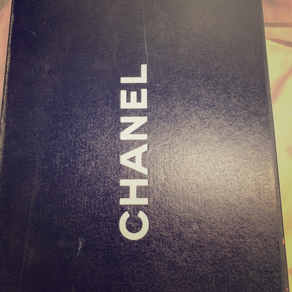 Chanel pumps patent black